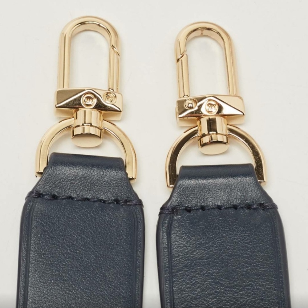 💜Michael Kors Signature Carine Medium Satchel Navy Blue. - Picture 3 of 9